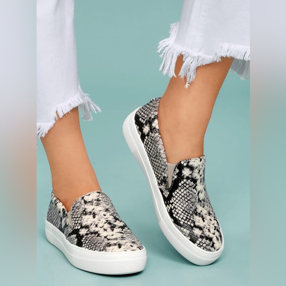 NWT STEVE MADDEN GILLS SLIP ON SNAKE SKIN PRINT SZ 9M SNEAKERS DISPLAY PAIR - Picture 4 of 12